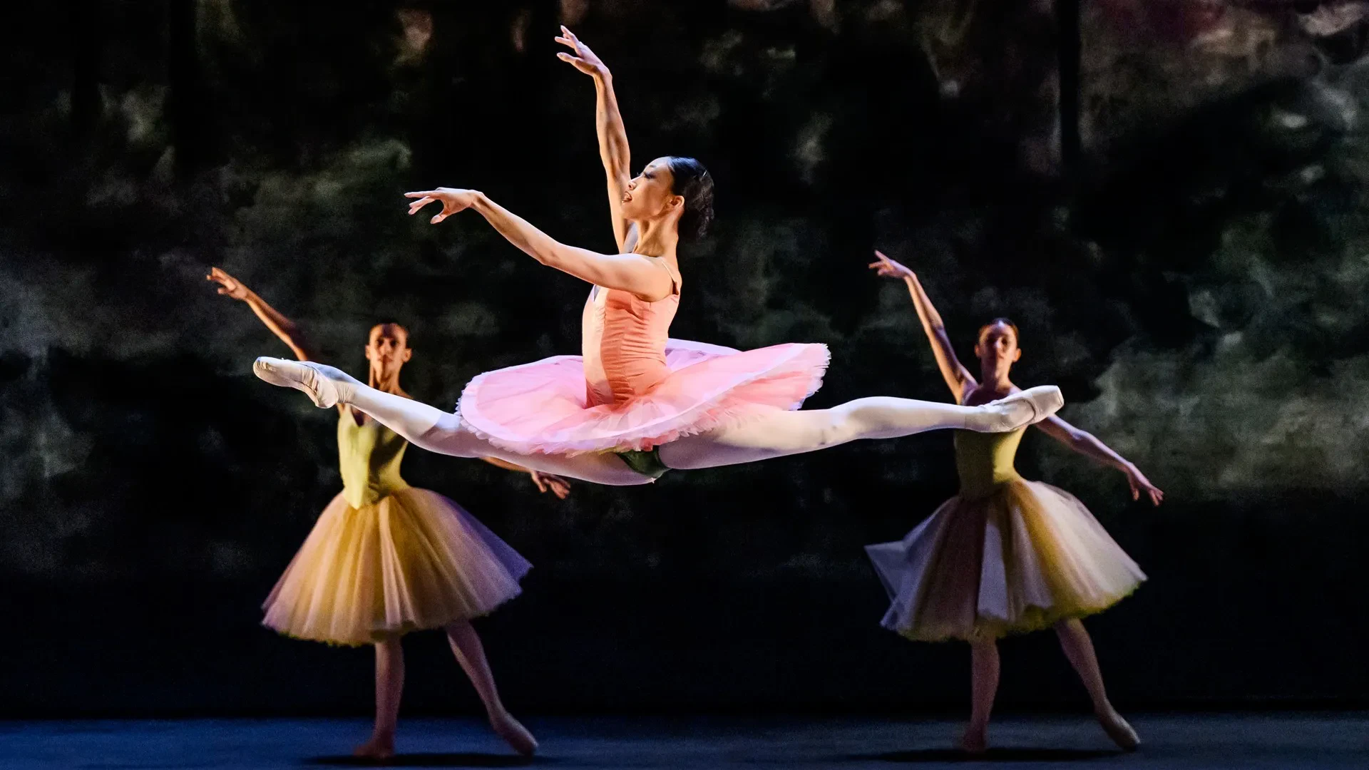 Dansare fran baletten Le Corsaire