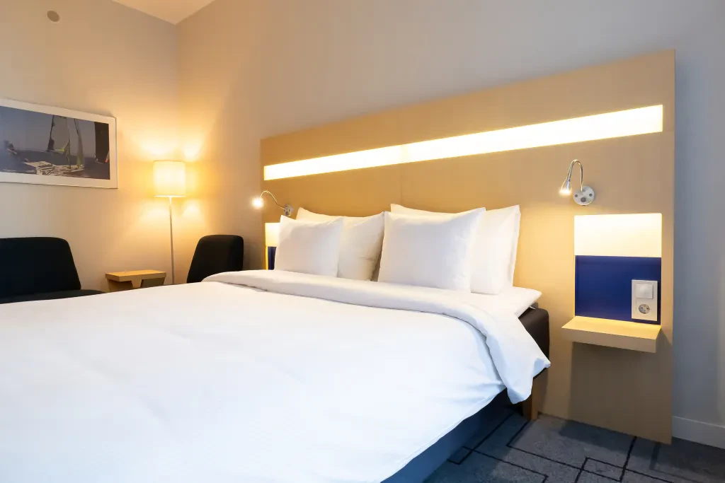 standard queen room3
