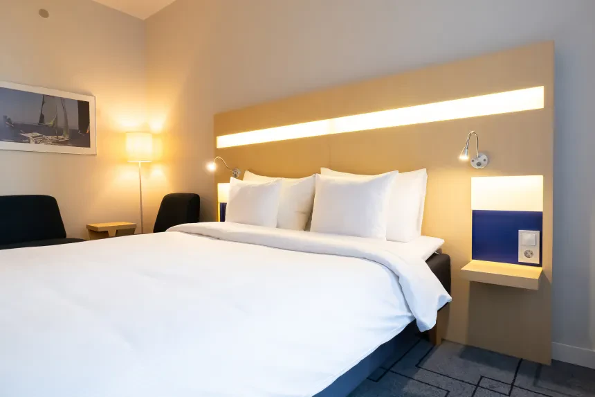 standard queen room3