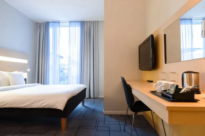 standard queen room4