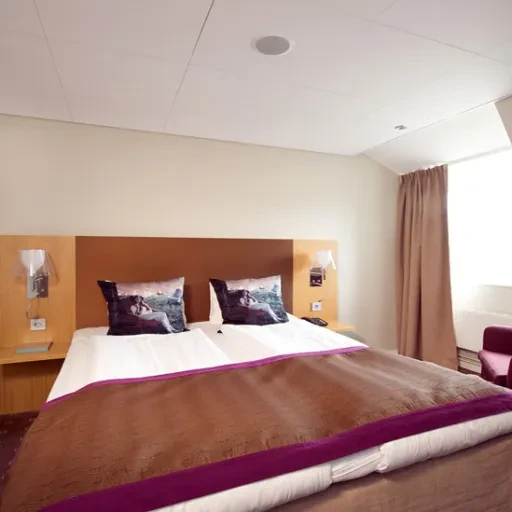 standard-double-room-kompaniet-hotel-nykoping-1