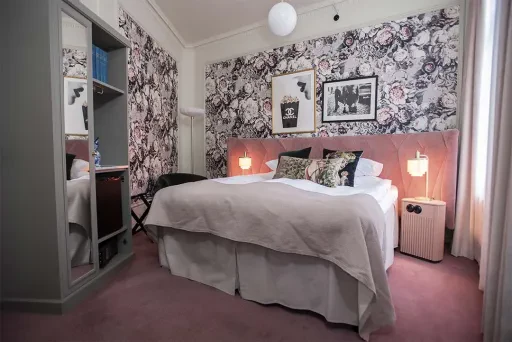 The_Vault_Hotel_Junior_Standard_Room_1080