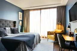 BACKSTAGE_MIKAEL-LUNDBLAD_202304202027_HIRES_NO-VIEW-scaled