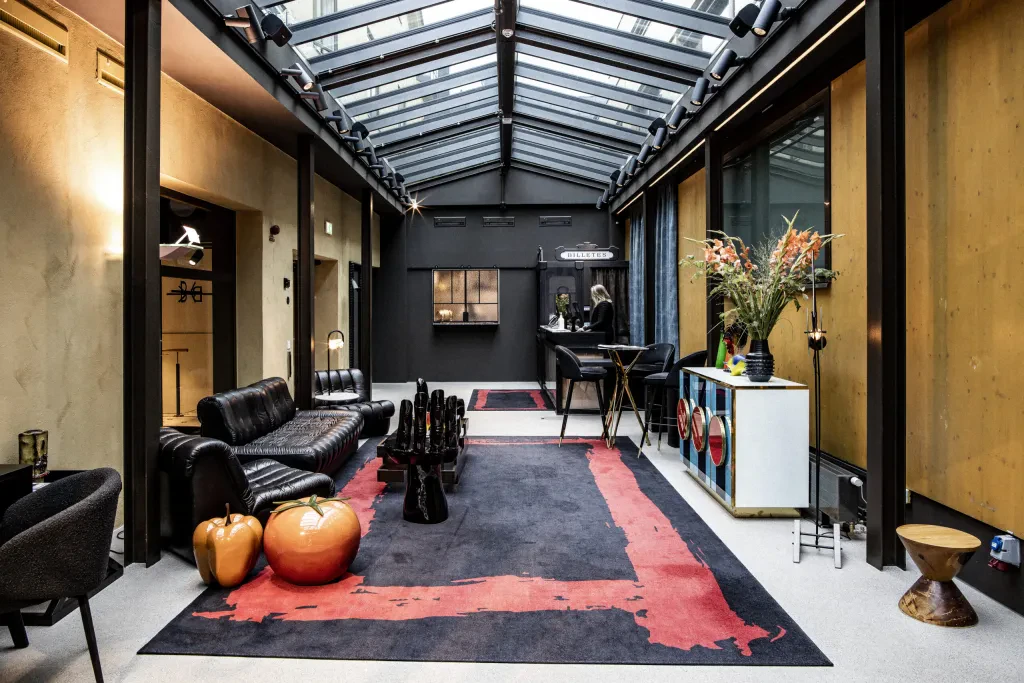 Backstage Hotel